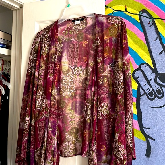 Cute sheer top - Picture 1 of 1